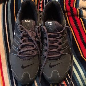 Men’s size 10 Nike shox